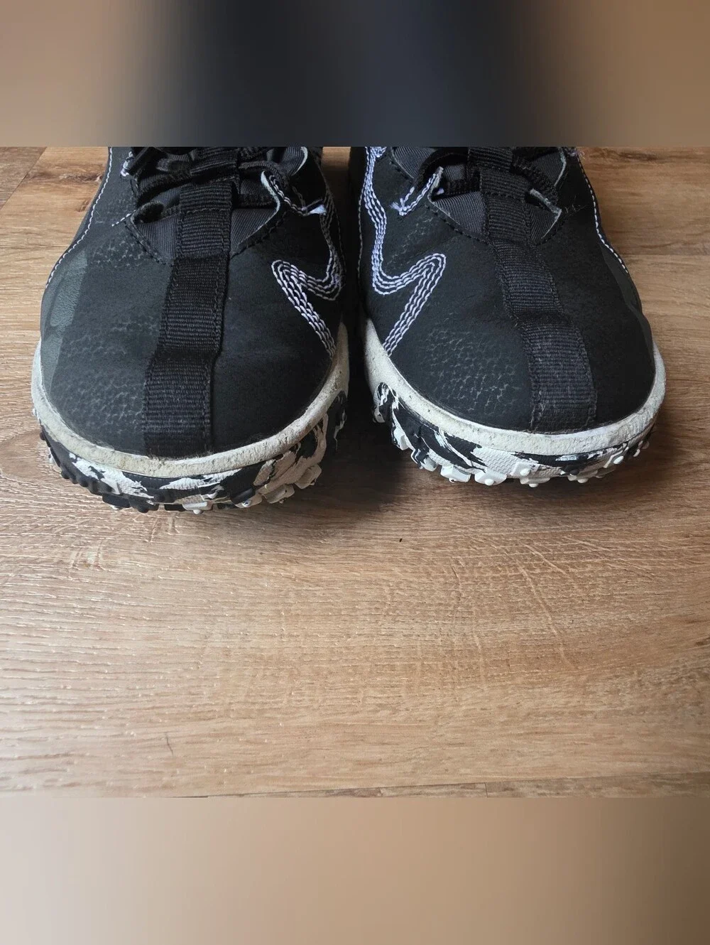 Nike Future Field (DJ6949-002, Black/White-DK Smoke Grey-Volt) Size 5Y